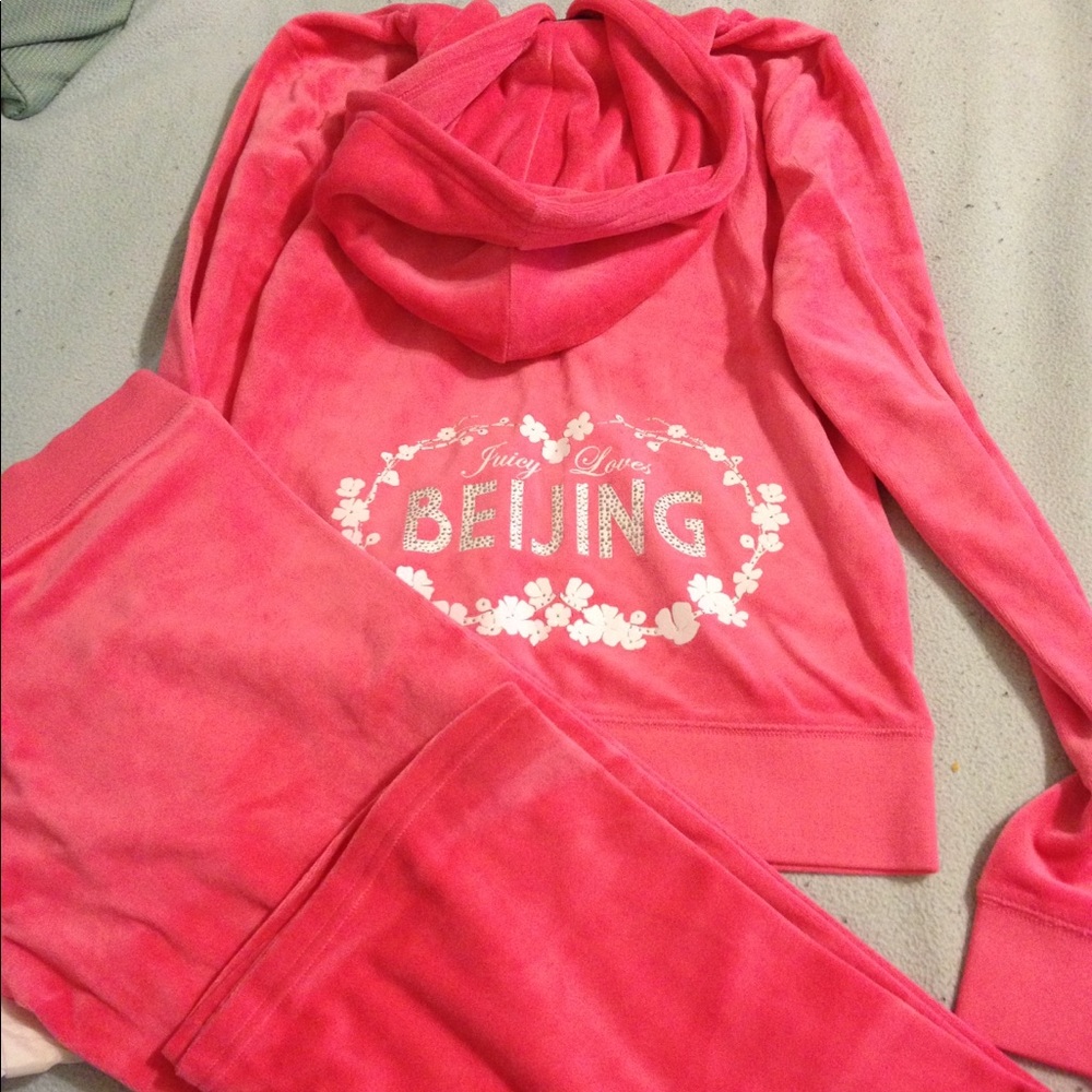 ❌SOLD❌Juicy Couture Hot Pink Velvet Tracksuit